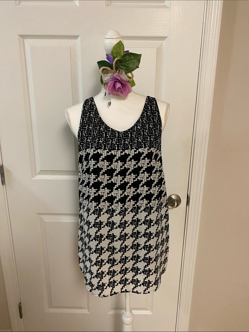 CAbi Black & White Houndstooth Sleeveless Shift Dress